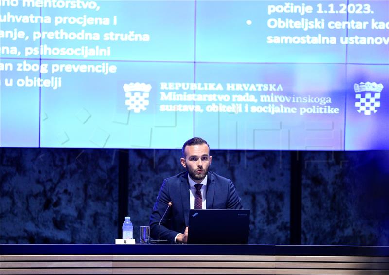 Konferencija za medije Josipa Aladrovića