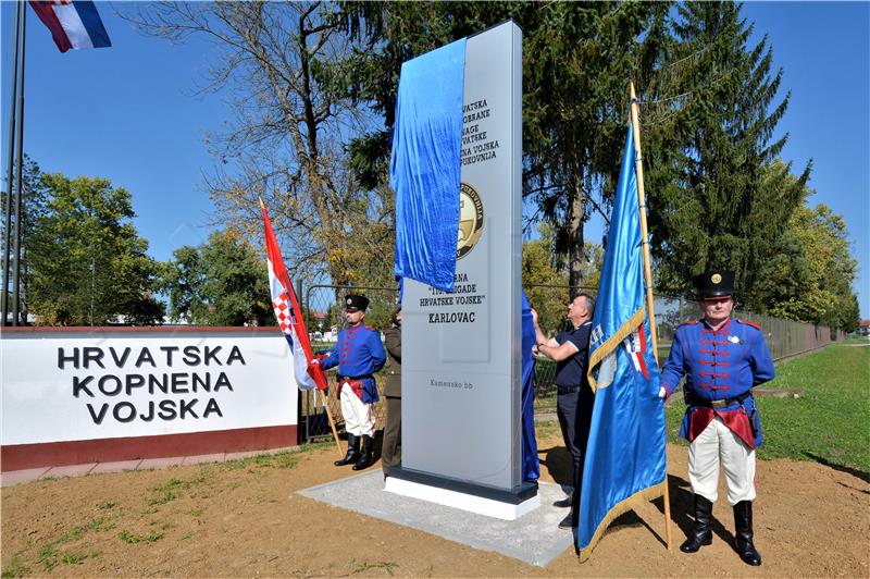 Vojarna u Kamenskom od danas nosi ime po legendarnoj karlovačkoj 110. brigadi 