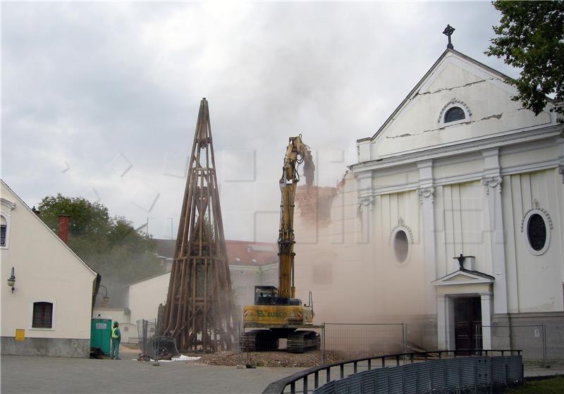 Upitna sudbina sisačke katedrale, ostala bez zvonika