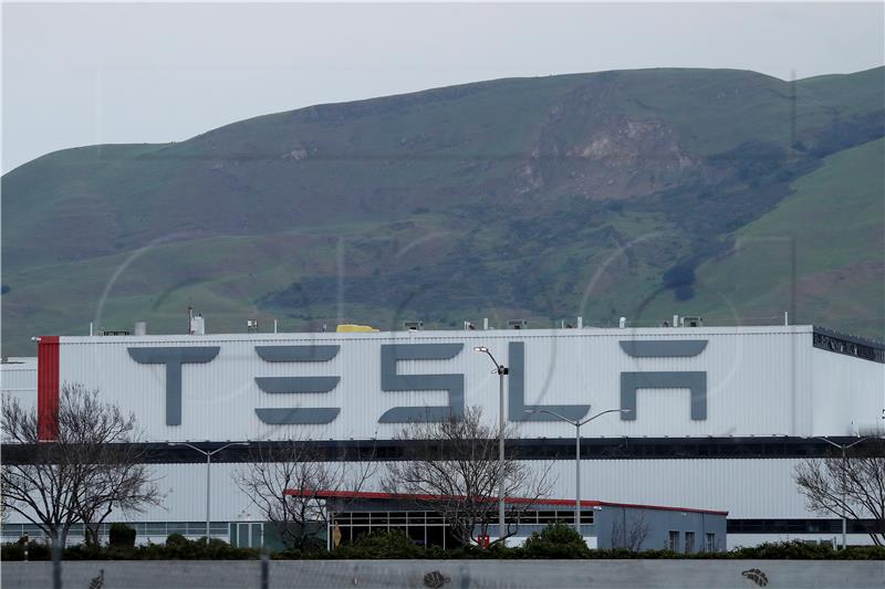 Tesla bivšem crnom zaposleniku mora platiti 130 milijuna dolara odštete