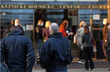 Prosvjednici i jutros ispred KBC Zagreb