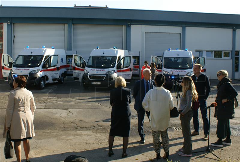 Zavod za hitnu medicinu Varaždinske županije bogatiji za tri nova sanitetska vozila