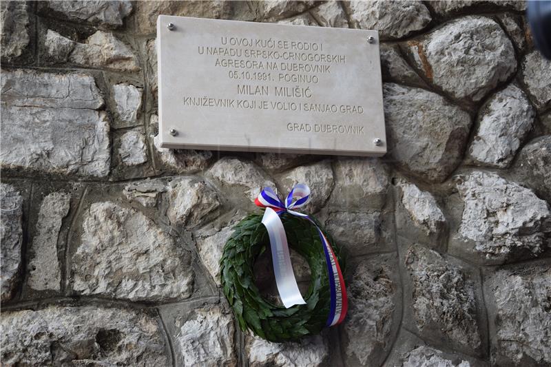 Dubrovnik: Spomen-ploča književniku Milanu Milišiću