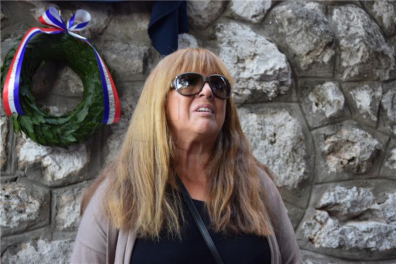 Dubrovnik: Spomen-ploča književniku Milanu Milišiću