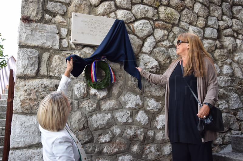 Dubrovnik: Spomen-ploča književniku Milanu Milišiću