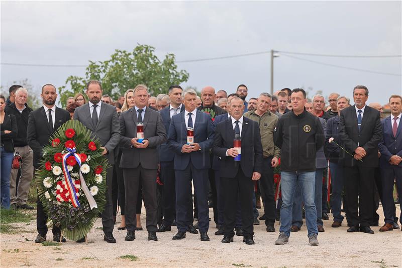 Odavanje počasti povodom 30. godišnjice obrane grada Zadra