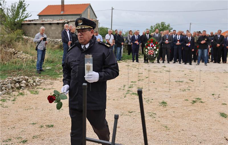 Odavanje počasti povodom 30. godišnjice obrane grada Zadra