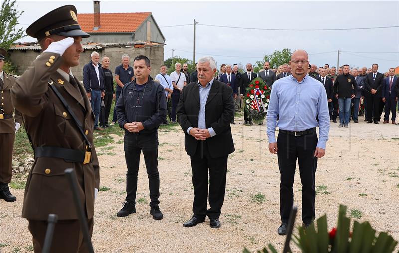 Odavanje počasti povodom 30. godišnjice obrane grada Zadra