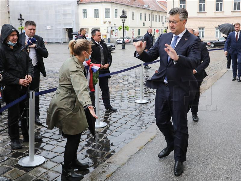 Premijer Plenković  položio lovorov vijenac na Spomen ploču na zgradi Vlade RH