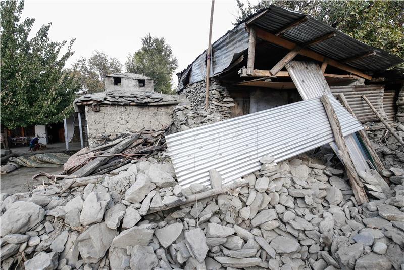 U potresu u Pakistanu poginulo najmanje 20 ljudi, stotine ozlijeđene