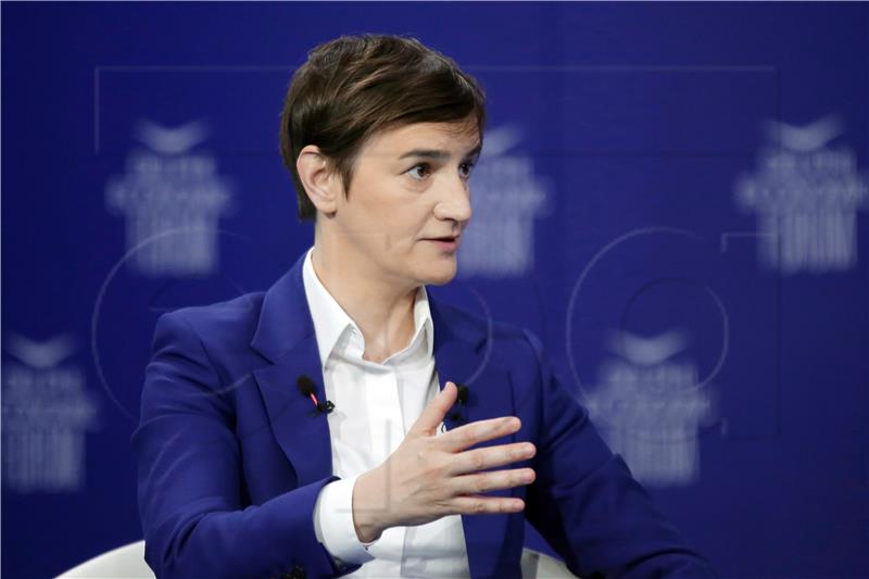 Brnabić: Pandemija će stati ili kad se svi zarazimo ili ako se svi cijepimo