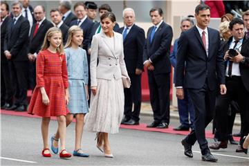 Sanchez na vojnom mimohodu poziva na jedinstvo 