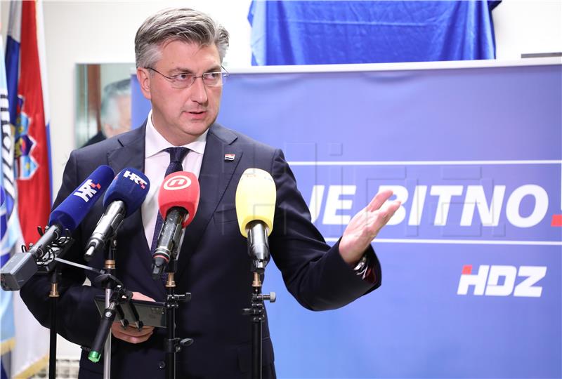 Plenković: Neću prihvatiti etiketu Ive Sanadera niti kriminalne organizacije