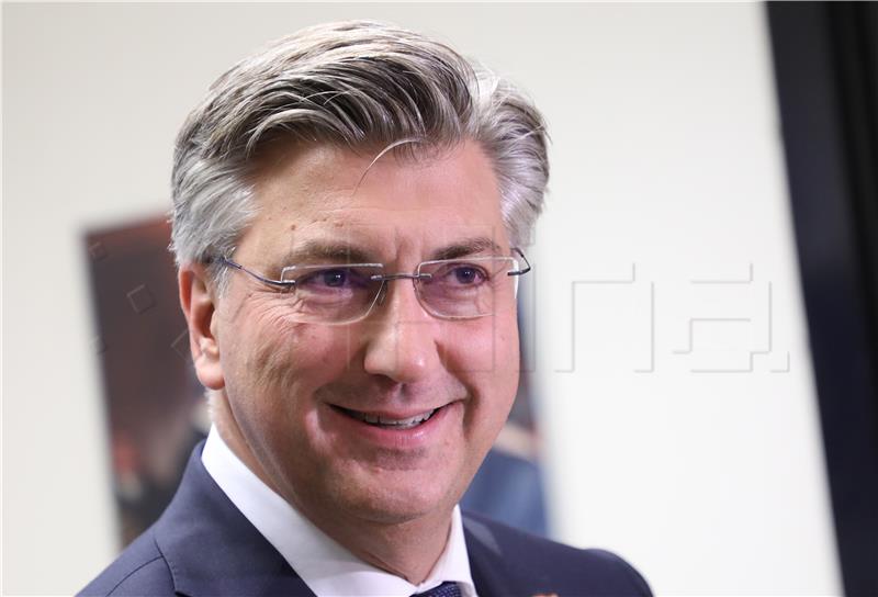 Plenković: Nema ništa od ostavke, prijevremenih izbora i isprike