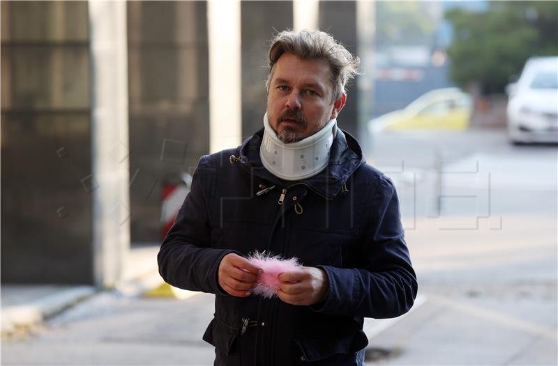 Dario Juričan s lisicama ispred Ministarstva pravosuđa