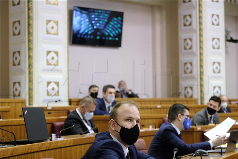 Sabor nastavio rad, oporba na društvenim mrežama hvali sinoćnju akciju