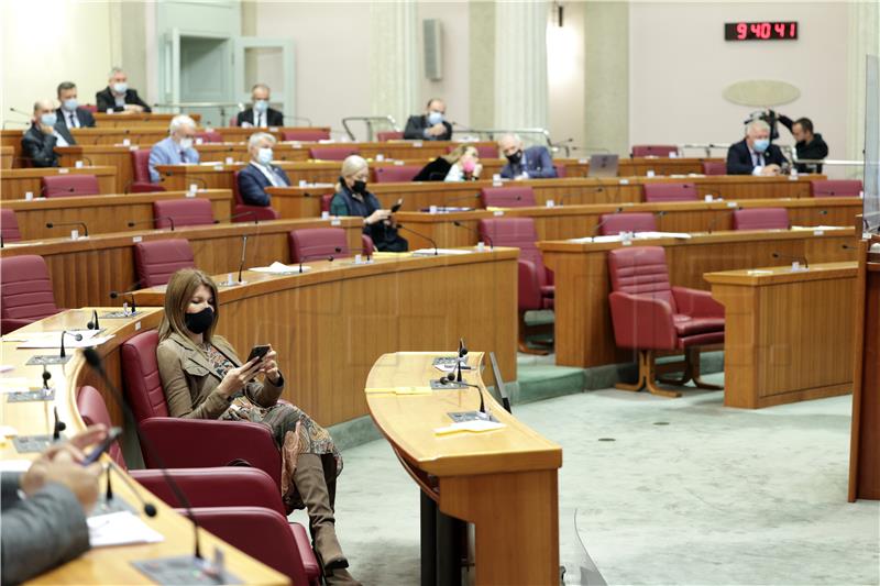 Oporba se solidarizirala s Berošem zbog prosvjeda pred njegovim domom