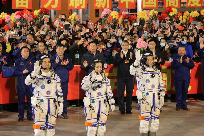 CHINA ASTRONAUTS DEPARTURE