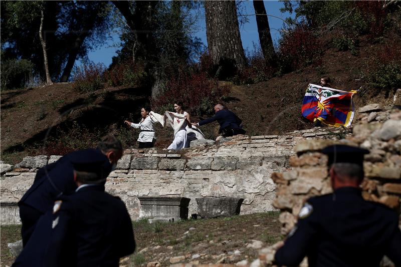 Privedeni tibetanski aktivisti uoči paljenja olimpijskog plamena   