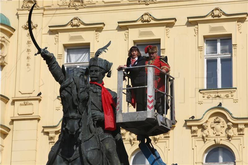  Na Trgu bana Josipa Jelačića obilježen je Dan kravate