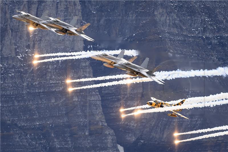 SWITZERLAND AIR FORCE FLIGHT SHOW AXALP