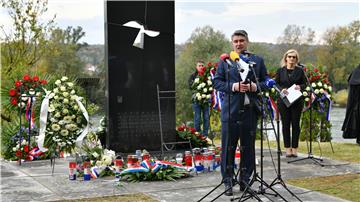 Milanović sudjelovao na obilježavanju 30. godišnjice stradanja civila u naselju Baćin