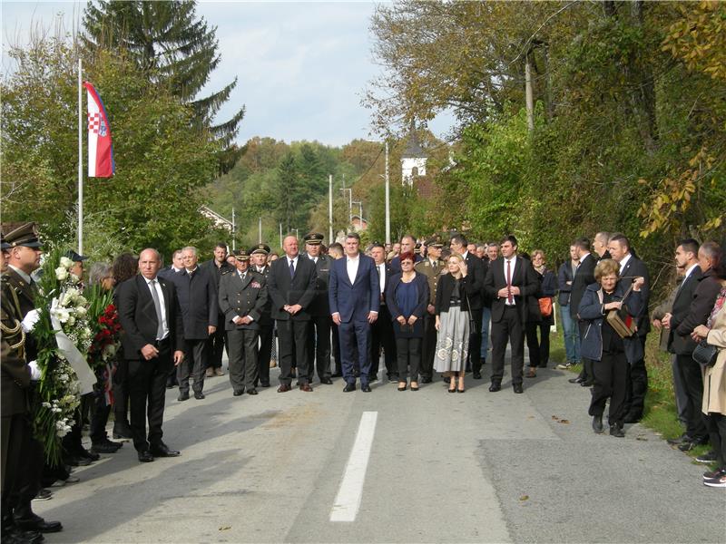 Milanović sudjelovao na obilježavanju 30. godišnjice stradanja civila u naselju Baćin