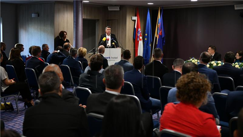 President calls on Makarska citizens to absorb as much EU money as possible