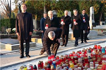 Izaslanstvo Hrvatskog sabora na Mirogoju