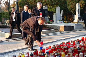 Izaslanstvo Hrvatskog sabora na Mirogoju