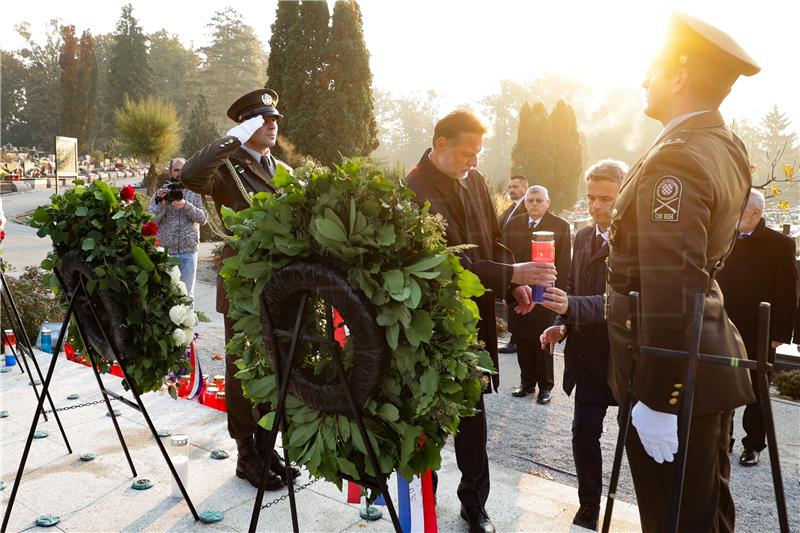 Izaslanstvo Hrvatskog sabora na Mirogoju