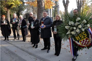 Blagdan Svih svetih: Izaslanstvo HSS-a na Mirogoju