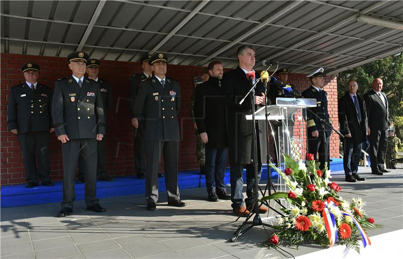 Milanović ročnicima u Požegi: Prisega obvezuje, važna je i duboka sadržajem