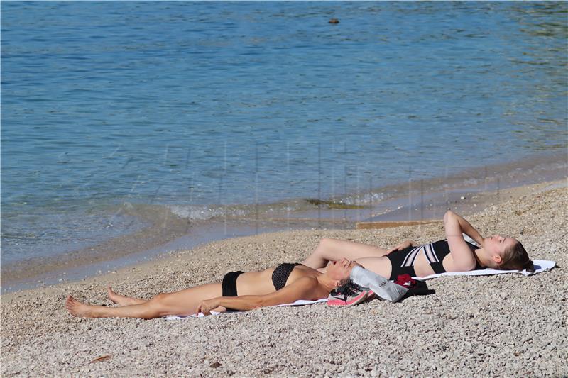 Makarska plaža krajem listopada