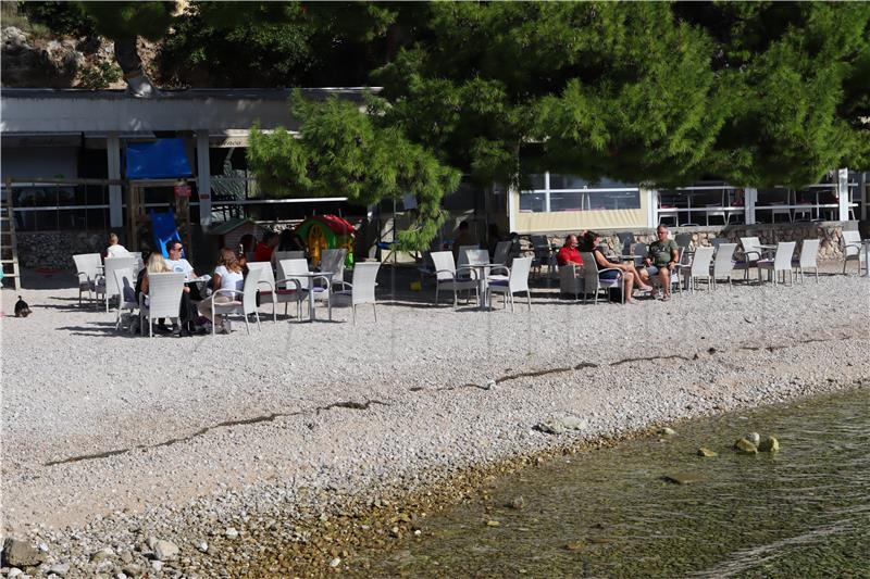 Makarska plaža krajem listopada