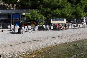 Makarska plaža krajem listopada