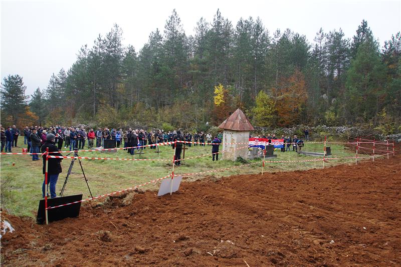 Mještani Gornjih Kosinja i Mlakve organizirali mirni prosvjed