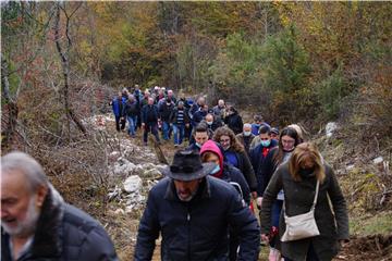 Mještani Gornjih Kosinja i Mlakve organizirali mirni prosvjed