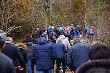 Mještani Gornjih Kosinja i Mlakve organizirali mirni prosvjed