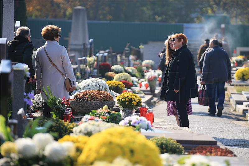 Blagdan Svih svetih: Anino groblje u Osijeku