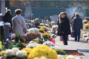 Blagdan Svih svetih: Anino groblje u Osijeku