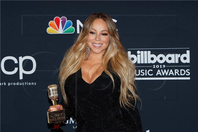 Mariah Carey palicom razbila bundeve i najavila: Počinje moja sezona!