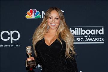 Mariah Carey palicom razbila bundeve i najavila: Počinje moja sezona!