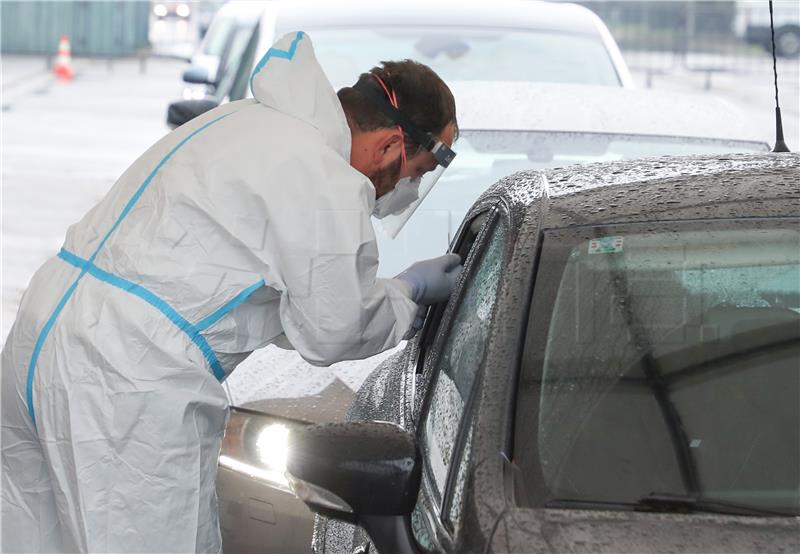 Gradonačelnik Tomašević obišao novi punkt za Drive-in PCR testiranje