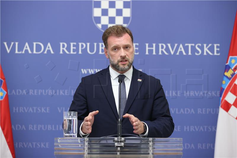  Konferencija za medije nakon sastanka predsjednika Vlade  sa Glavnim stožerom OSRH 