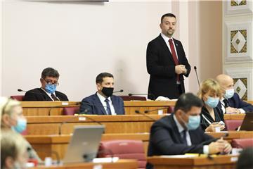 Pavliček (HS) u Saboru čitao imena žrtva srpske agresije na Vukovar 