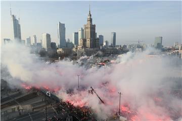 Poljska: Tisuće demonstranata na maršu krajnje desnice