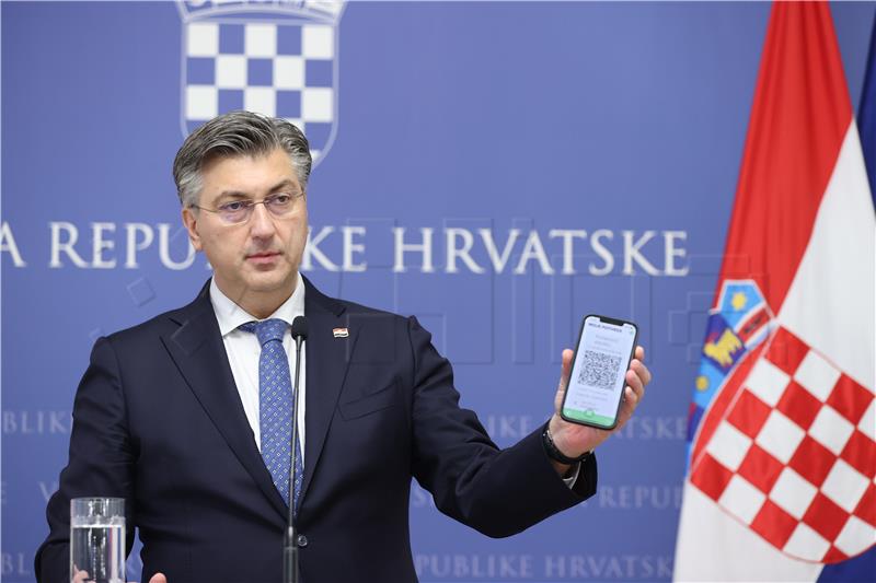 Plenković pokazao COVID potvrdu