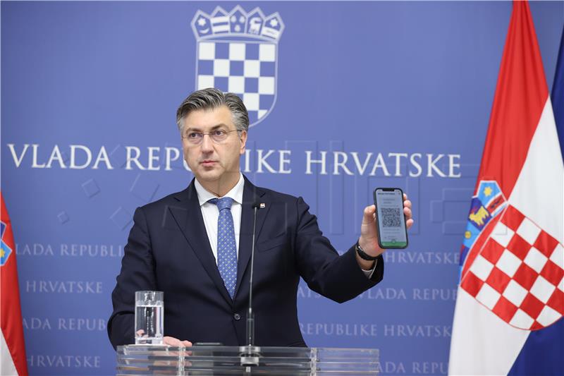 Plenković pokazao COVID potvrdu