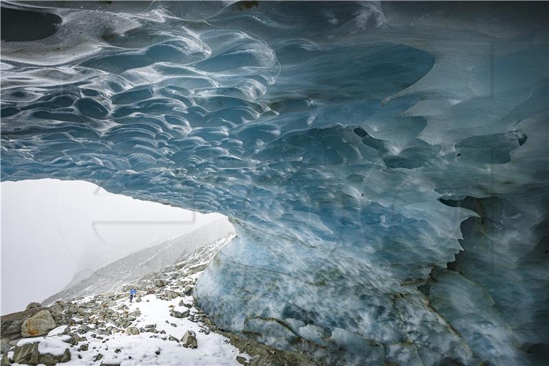 SWITZERLAND PHOTO SET GLACIER ICE CAVE